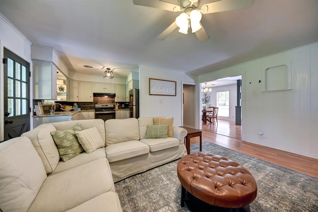 2412 Airline Drive, Brenham, Texas image 3