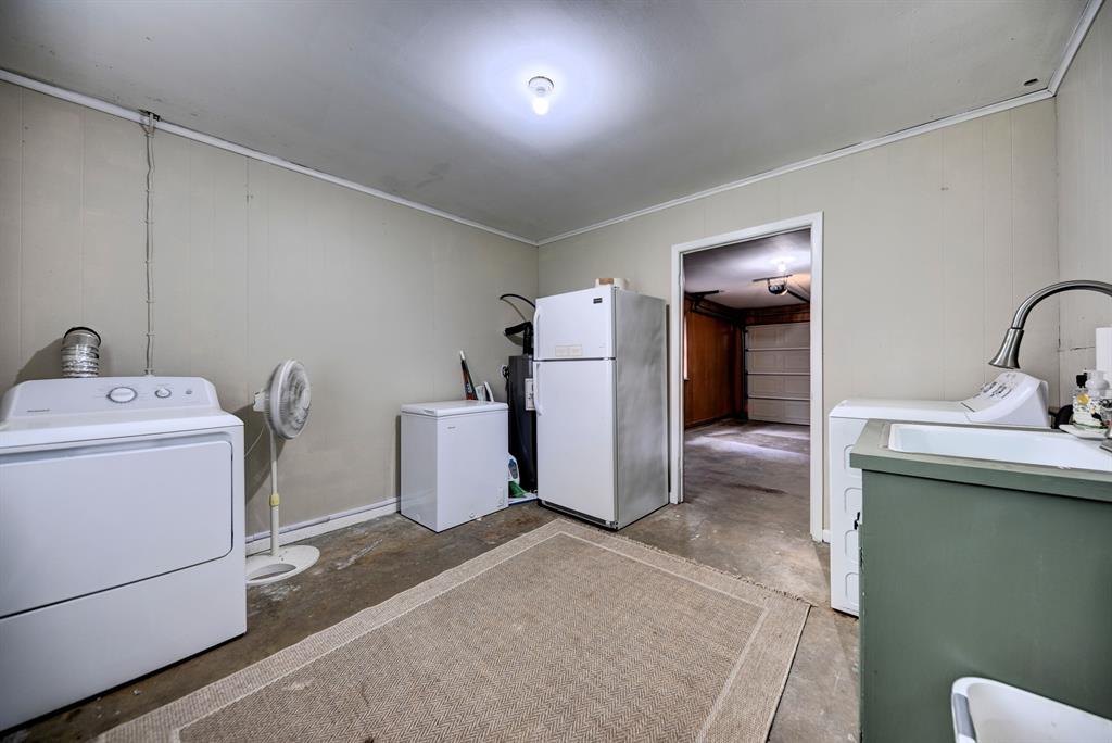 2412 Airline Drive, Brenham, Texas image 24
