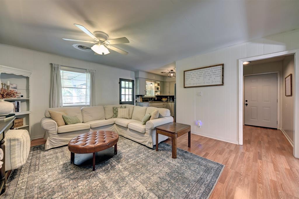 2412 Airline Drive, Brenham, Texas image 12
