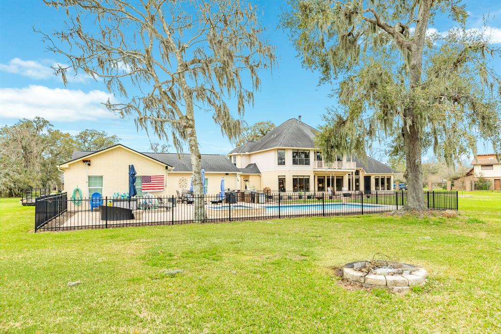 56 Cherrywood Court, Lake Jackson, Texas image 37