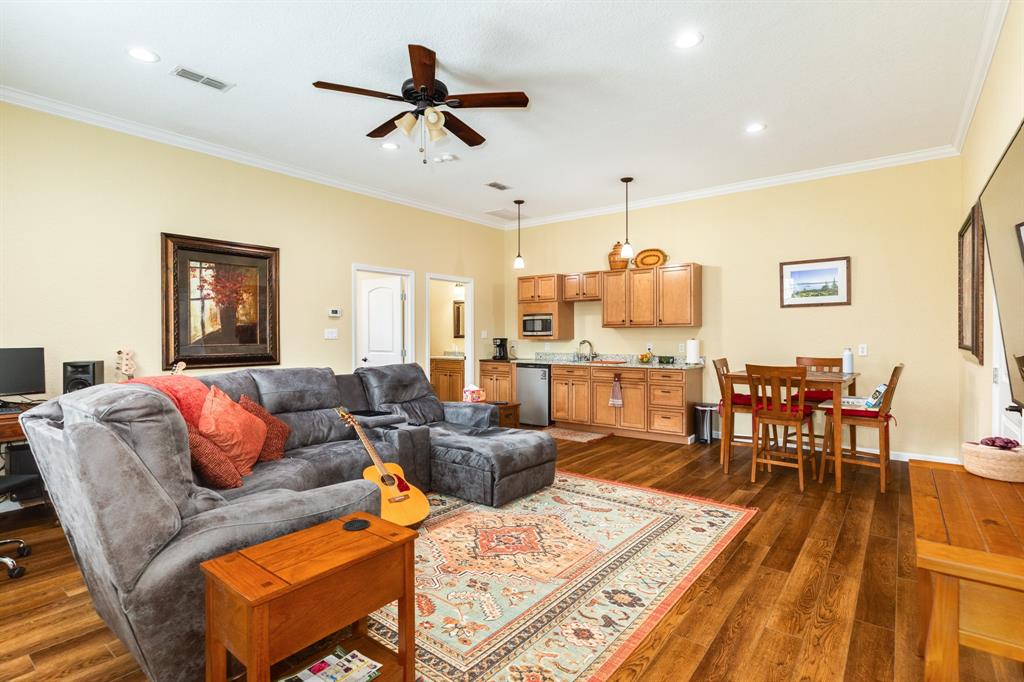 56 Cherrywood Court, Lake Jackson, Texas image 28