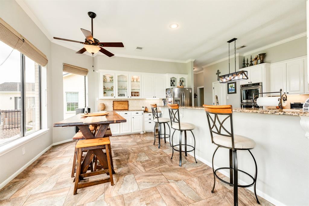 56 Cherrywood Court, Lake Jackson, Texas image 15