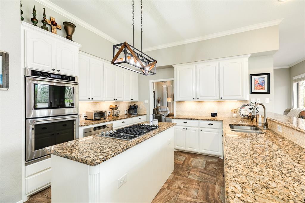 56 Cherrywood Court, Lake Jackson, Texas image 13