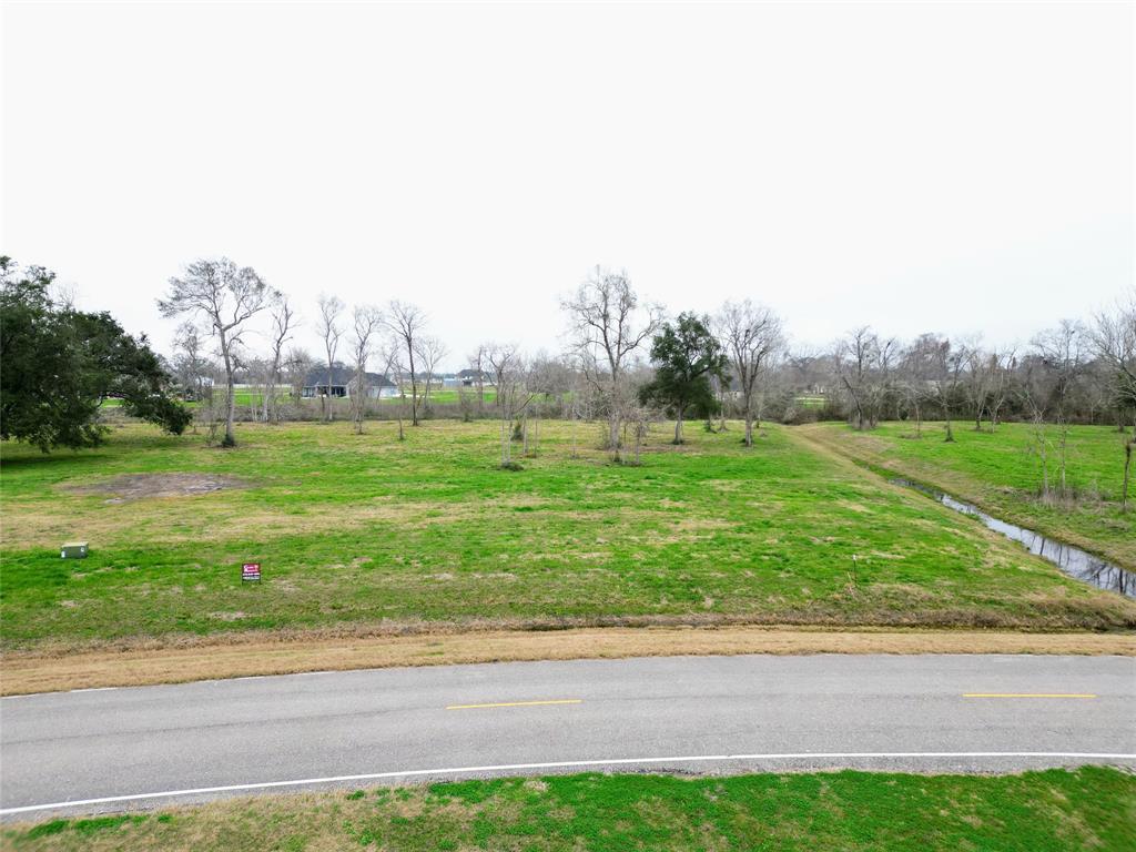 626 Redbird Court, Angleton, Texas image 1