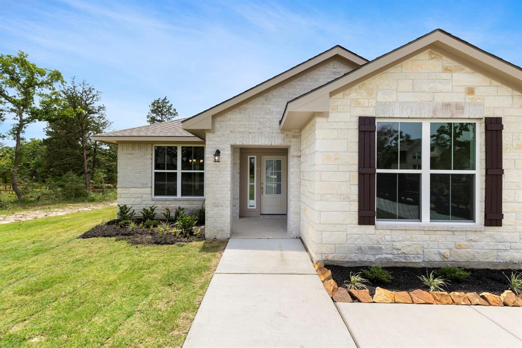 8286 Muir Wood Loop, Anderson, Texas image 1