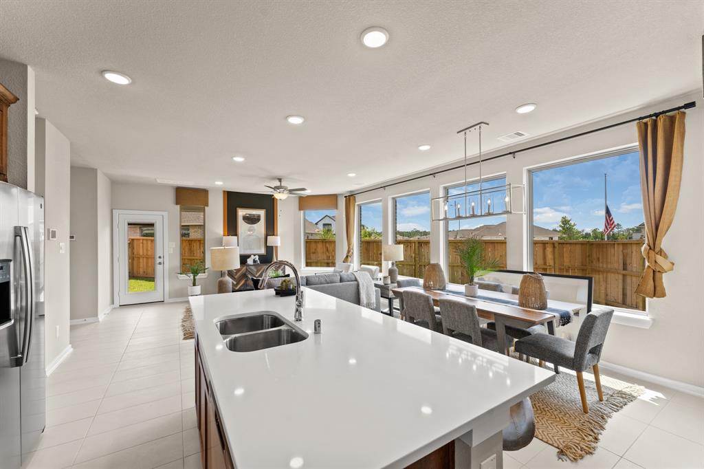 7706 Meadow Mouse Lane, Katy, Texas image 11