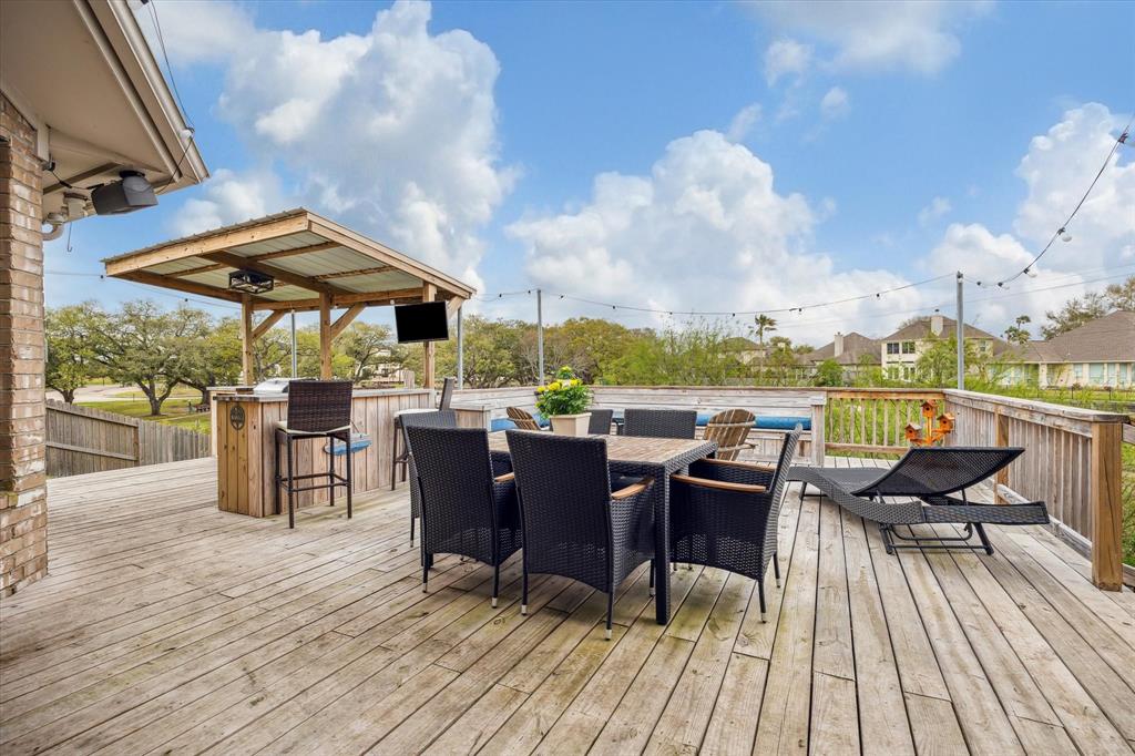112 Marina Oaks Drive, Kemah, Texas image 4