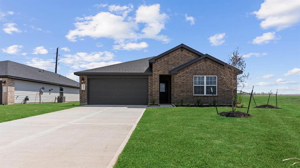 30806 Castle Cove Drive, Fulshear, Texas image 3