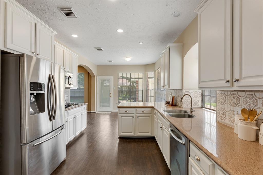 2018 Pembroke Bay Drive, League City, Texas image 14