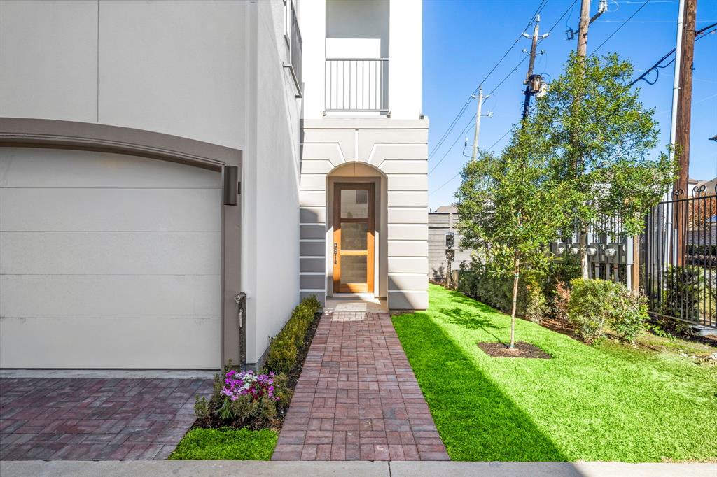 11118 Savannah Woods Lane, Houston, Texas image 2