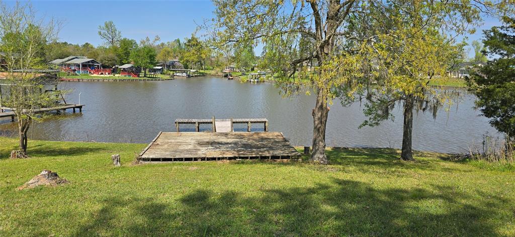 1357 Creeklake Drive, Onalaska, Texas image 1