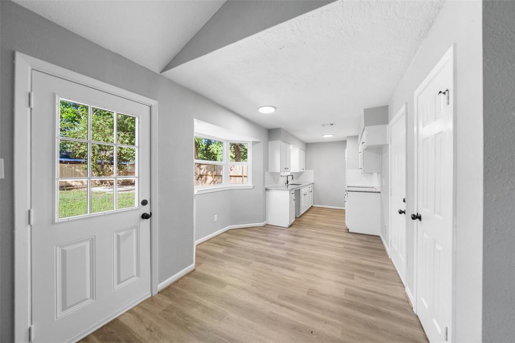 10431 Heather Hill Drive, Houston, Texas image 4