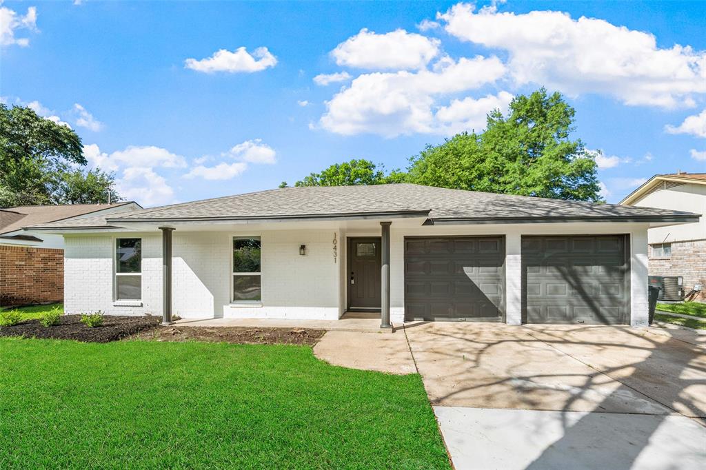 10431 Heather Hill Drive, Houston, Texas image 3