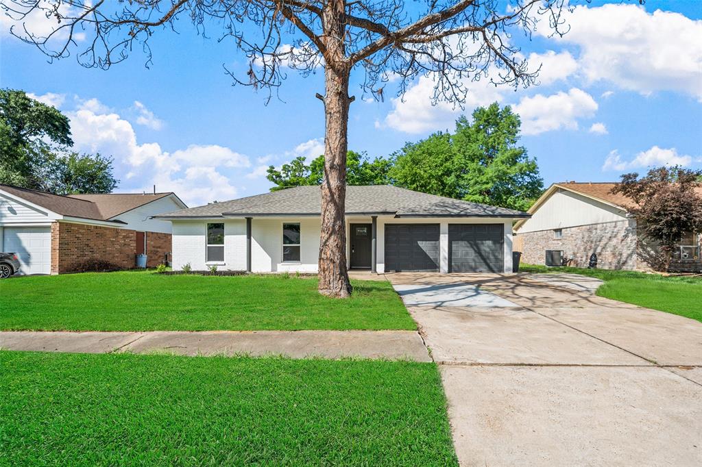 10431 Heather Hill Drive, Houston, Texas image 1