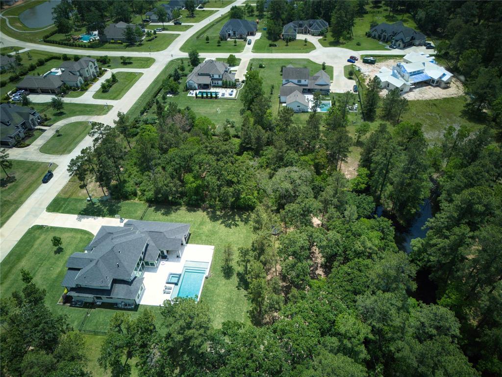 31111 Spring Lake Boulevard, Tomball, Texas image 2