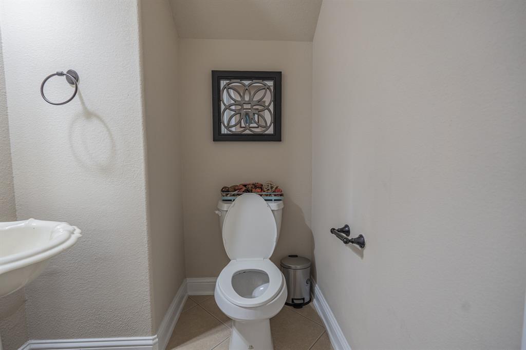 2718 Secret Falls Court, Pearland, Texas image 13