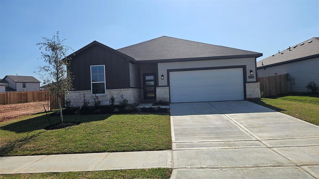 17339 White Peace Drive, Waller, Texas image 1