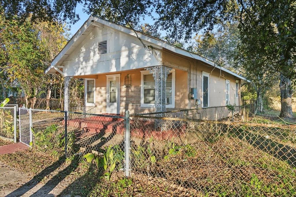 2147 Poplar Street, Beaumont, Texas image 3