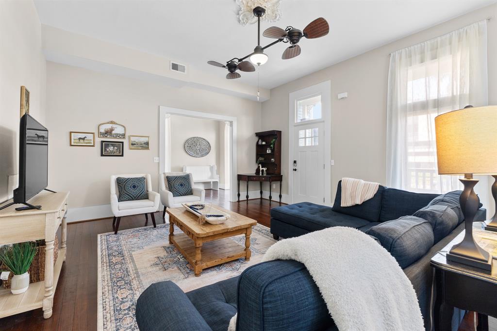 1911 Sealy Street, Galveston, Texas image 3