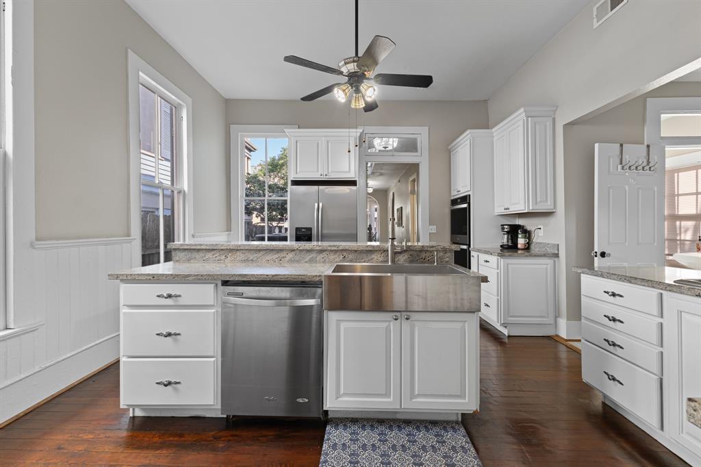 1911 Sealy Street, Galveston, Texas image 14