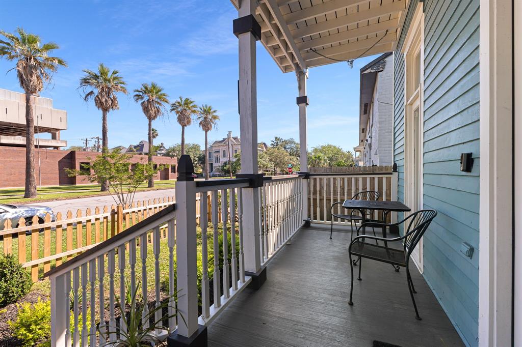 1911 Sealy Street, Galveston, Texas image 37