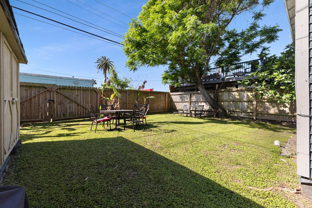 1911 Sealy Street, Galveston, Texas image 38