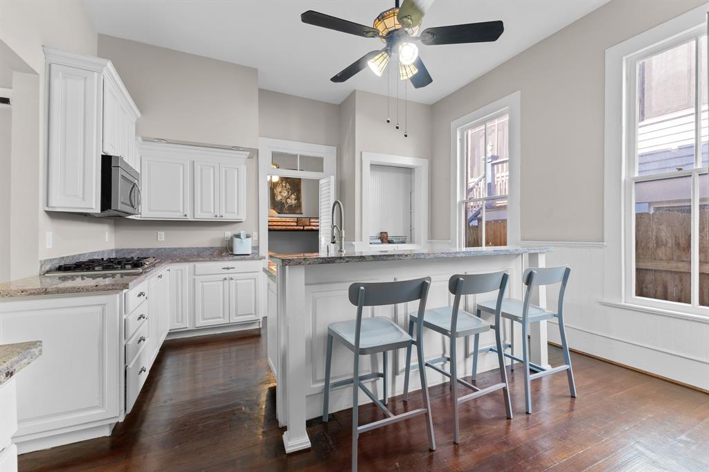 1911 Sealy Street, Galveston, Texas image 12