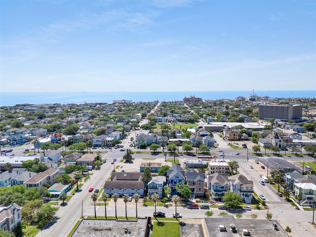 1911 Sealy Street, Galveston, Texas image 48