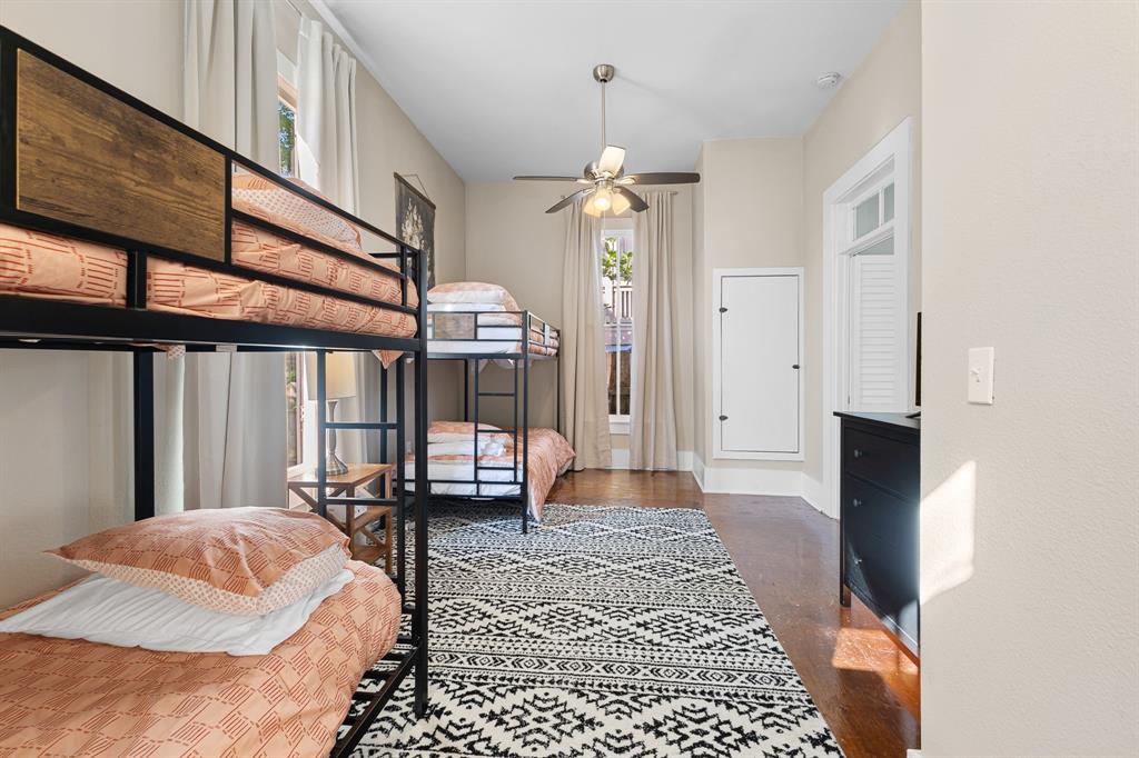1911 Sealy Street, Galveston, Texas image 19