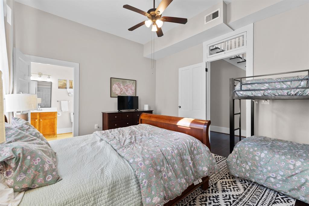 1911 Sealy Street, Galveston, Texas image 10