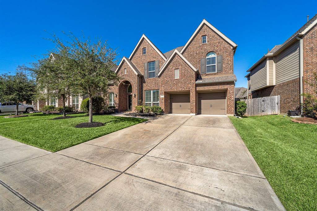 3428 Golden Cypress Lane, Pearland, Texas image 1