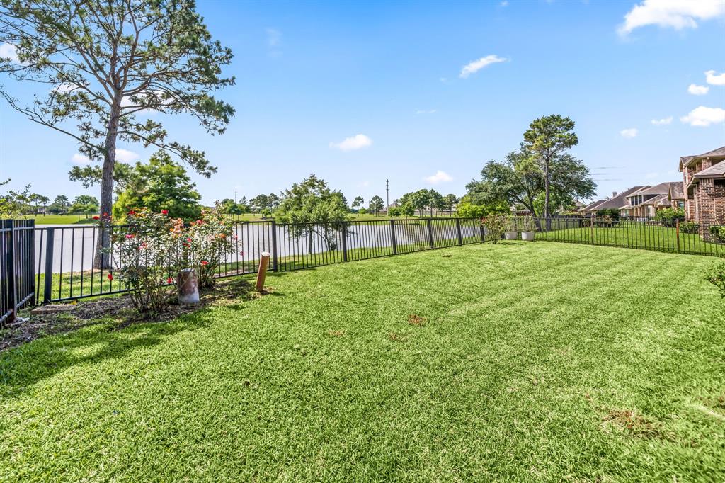 2107 Pearl Bay Court, Pearland, Texas image 41