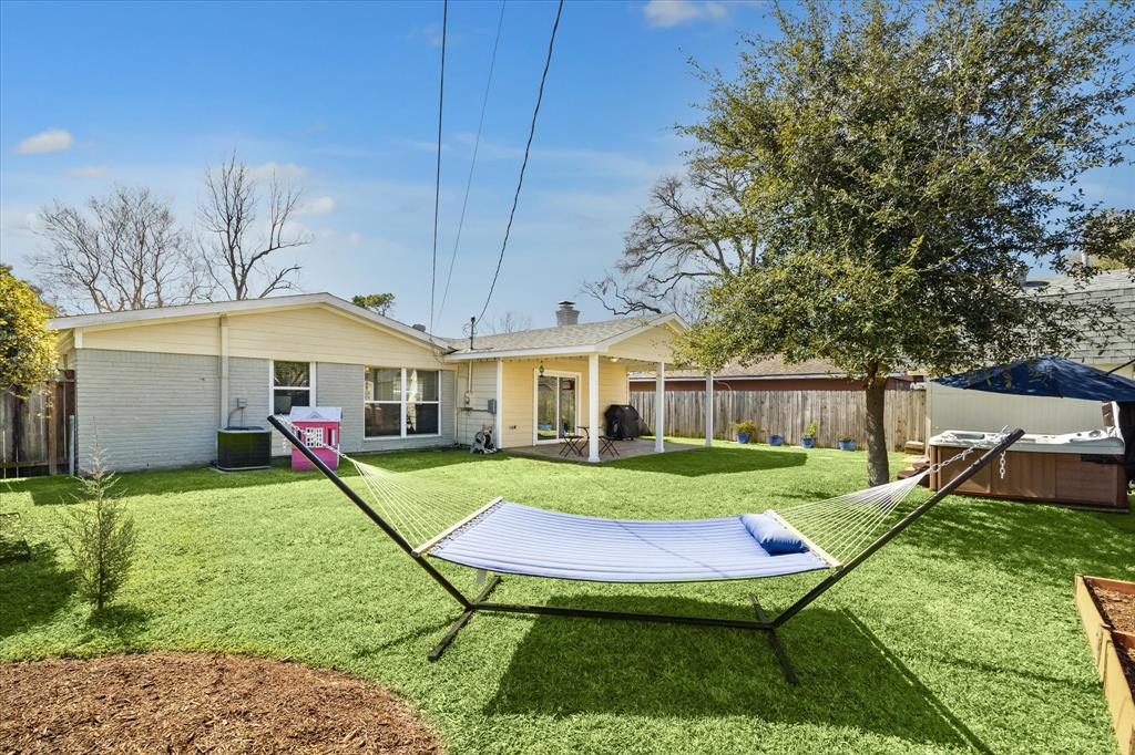 Houston, Texas 77092, United States, 3 Bedrooms Bedrooms, ,2 BathroomsBathrooms,Residential,Pending,79185