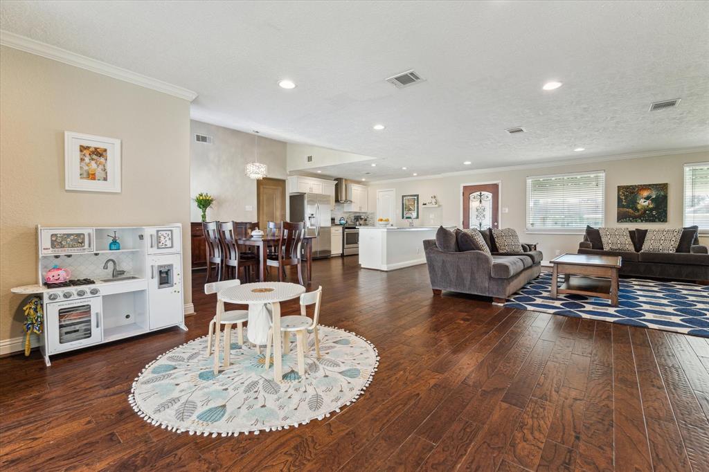 Houston, Texas 77092, United States, 3 Bedrooms Bedrooms, ,2 BathroomsBathrooms,Residential,Pending,79185