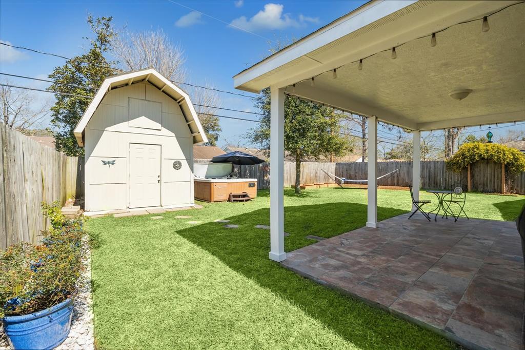 Houston, Texas 77092, United States, 3 Bedrooms Bedrooms, ,2 BathroomsBathrooms,Residential,Pending,79185