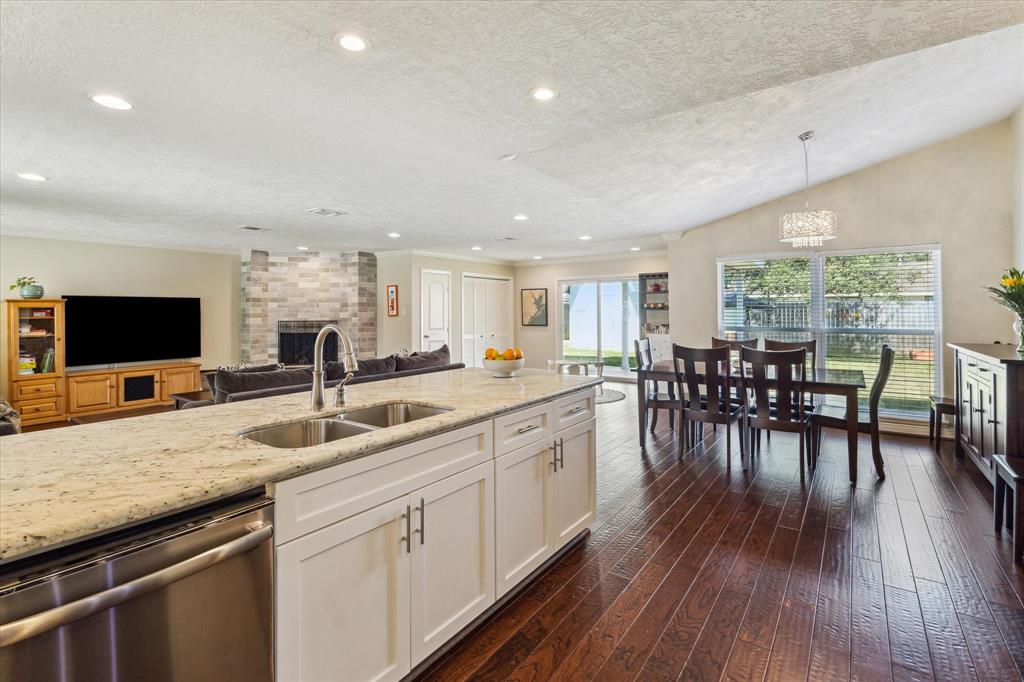 Houston, Texas 77092, United States, 3 Bedrooms Bedrooms, ,2 BathroomsBathrooms,Residential,Pending,79185