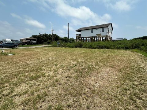 Photo of 1215 W Canal, Crystal Beach, TX 77650 (MLS # 83560528)