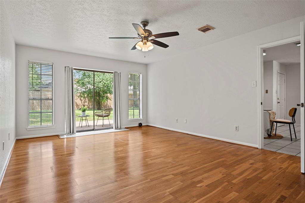 10255 Crooks Way Court, Houston, Texas image 12