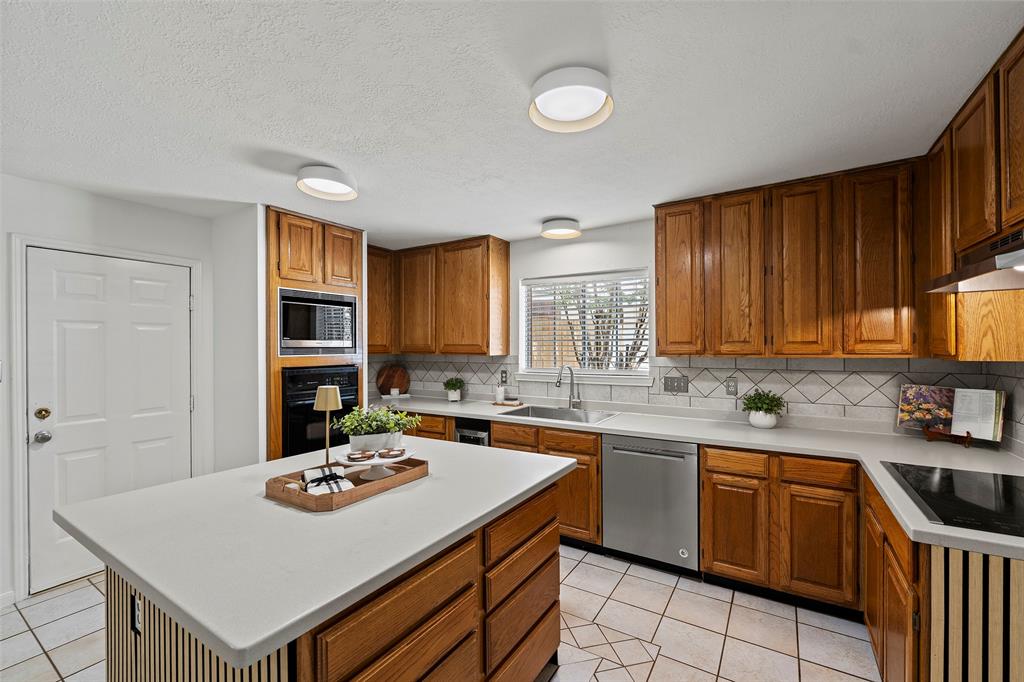 10255 Crooks Way Court, Houston, Texas image 9