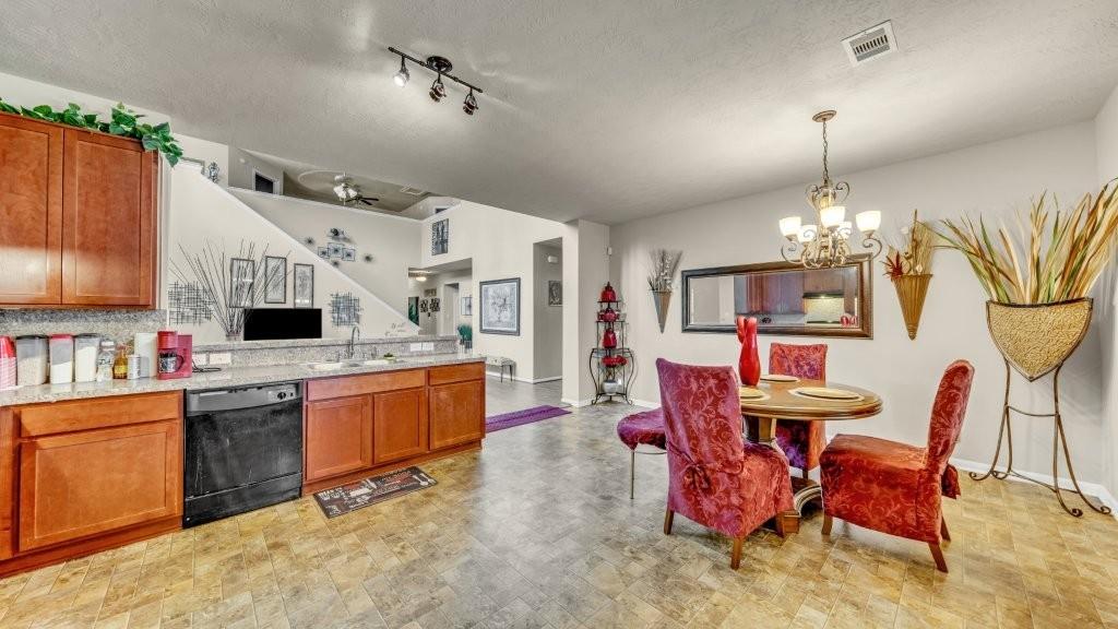 2201 Moonstone Court, Texas City, Texas image 6