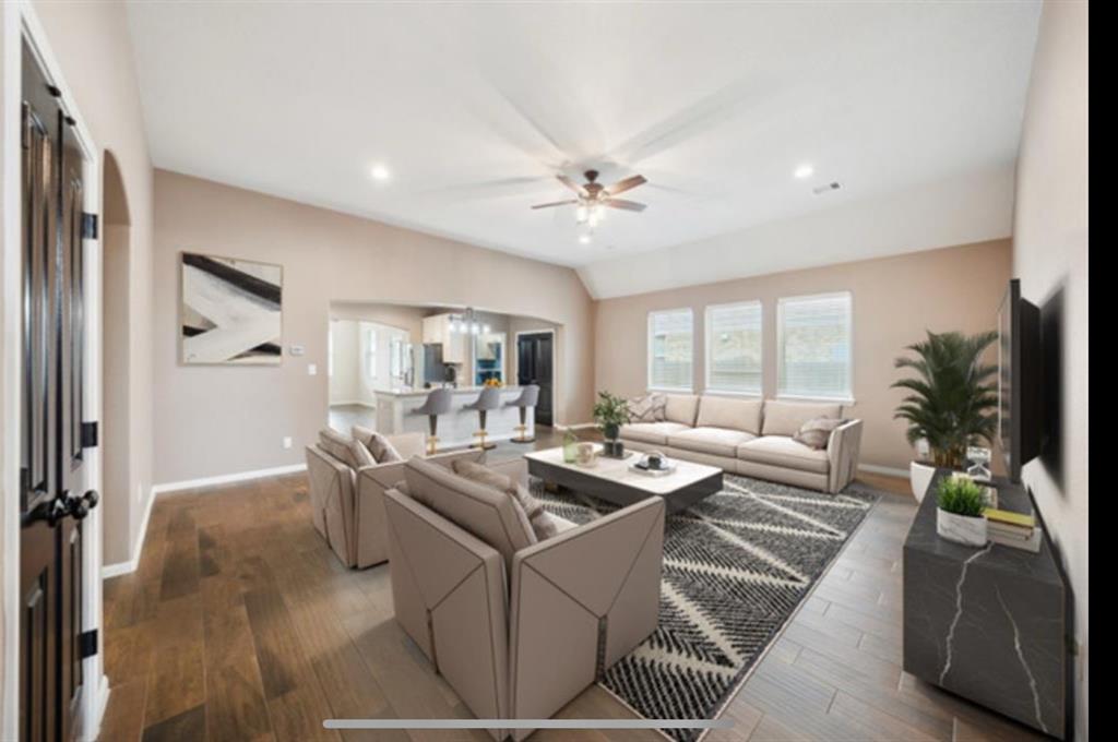 5715 Oakhurst Trail