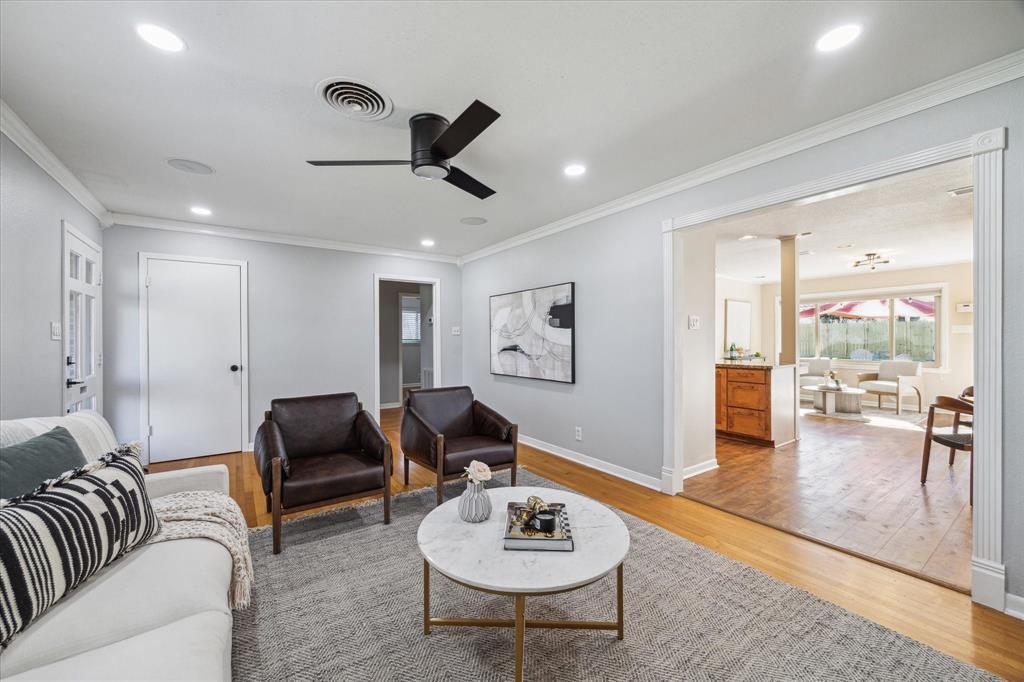 2207 Latexo Drive, Houston, Texas image 5