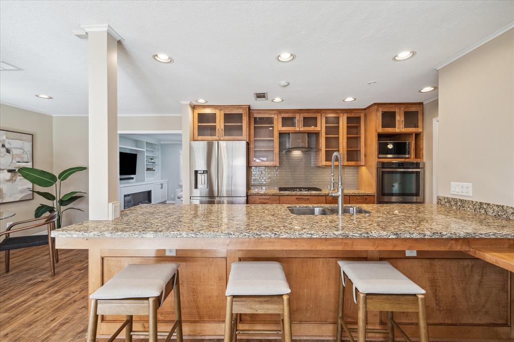 2207 Latexo Drive, Houston, Texas image 9