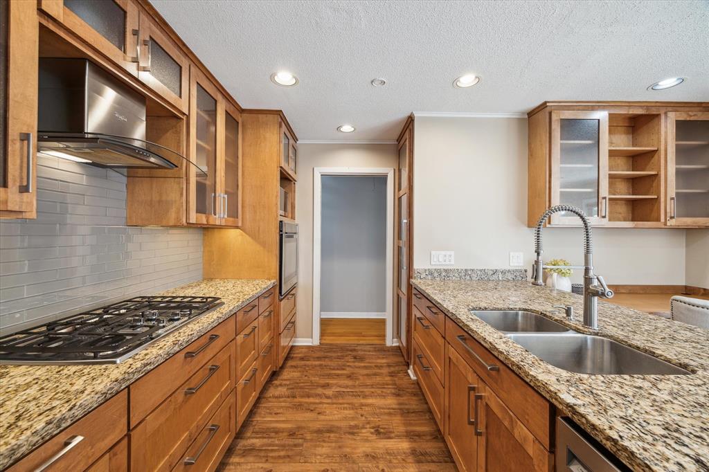 2207 Latexo Drive, Houston, Texas image 8