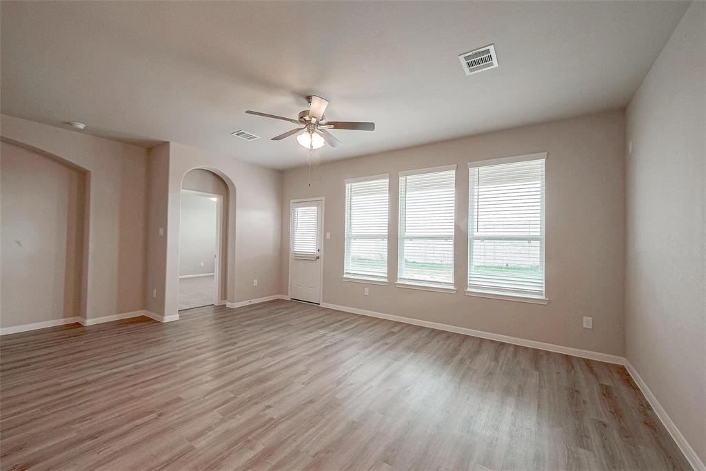 2135 Sanders Brook Drive, Baytown, Texas image 6