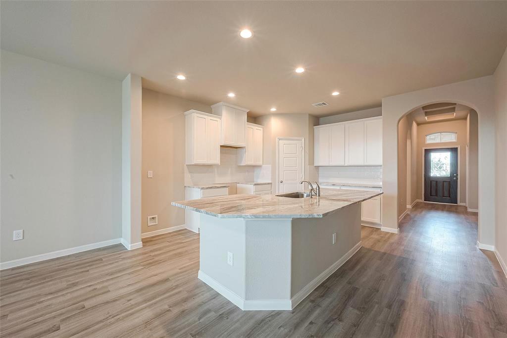 2135 Sanders Brook Drive, Baytown, Texas image 5