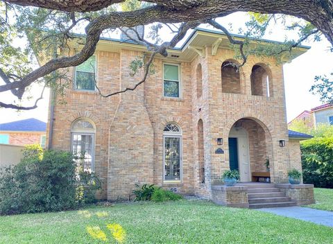 1 Cedar Lawn Drive S Galveston TX 77551