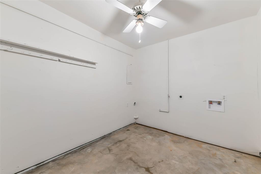 8102 Dellanera Drive, Hitchcock, Texas image 39