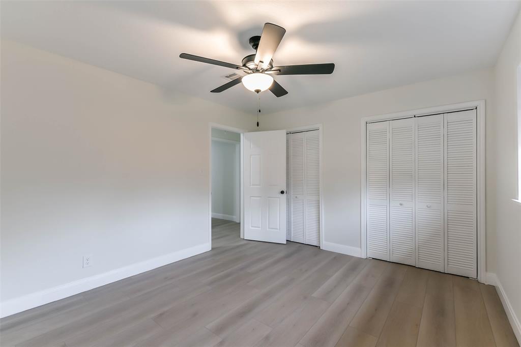 8102 Dellanera Drive, Hitchcock, Texas image 32