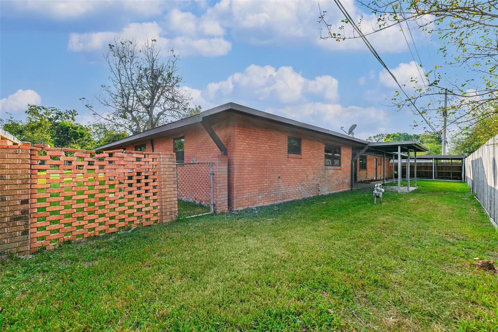 8102 Dellanera Drive, Hitchcock, Texas image 47